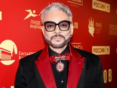 Филипп Киркоров приехал на премьеру в костюме лаваша