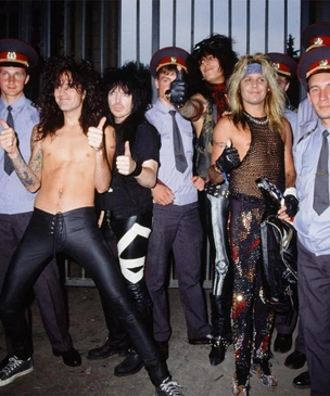 История одной фотографии: Mötley Crüe и московская милиция, 1989