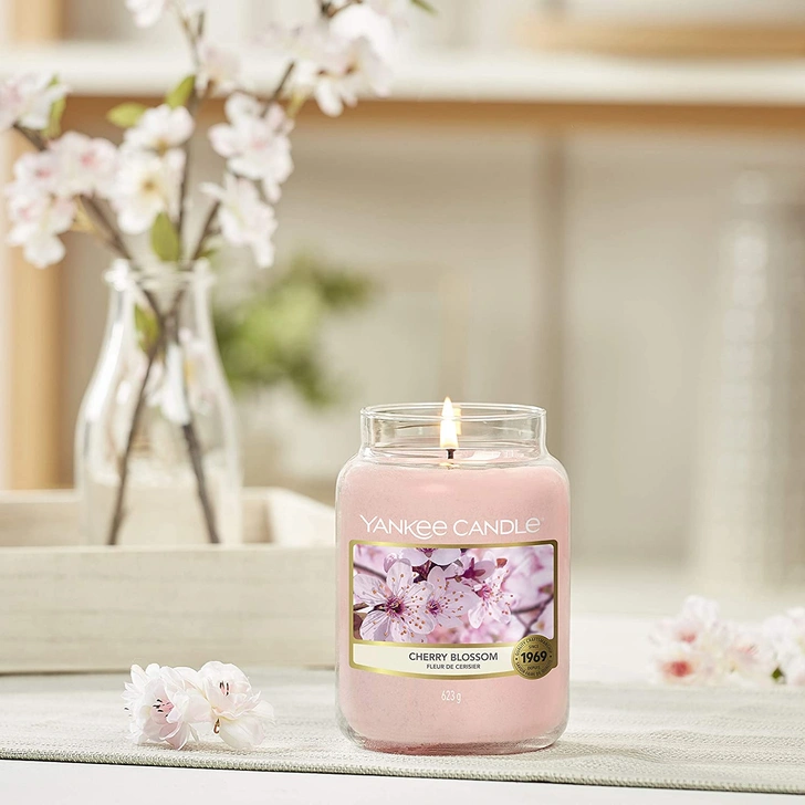 Ароматическая свеча «Цветение вишни», Yankeecandle, https://williams-oliver.ru