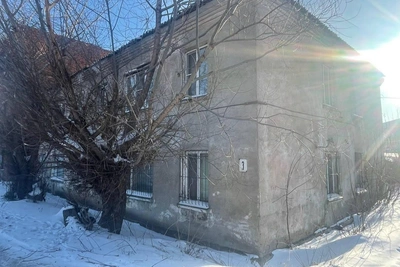 Omsk authorities comment on ceiling collapse in emergency house