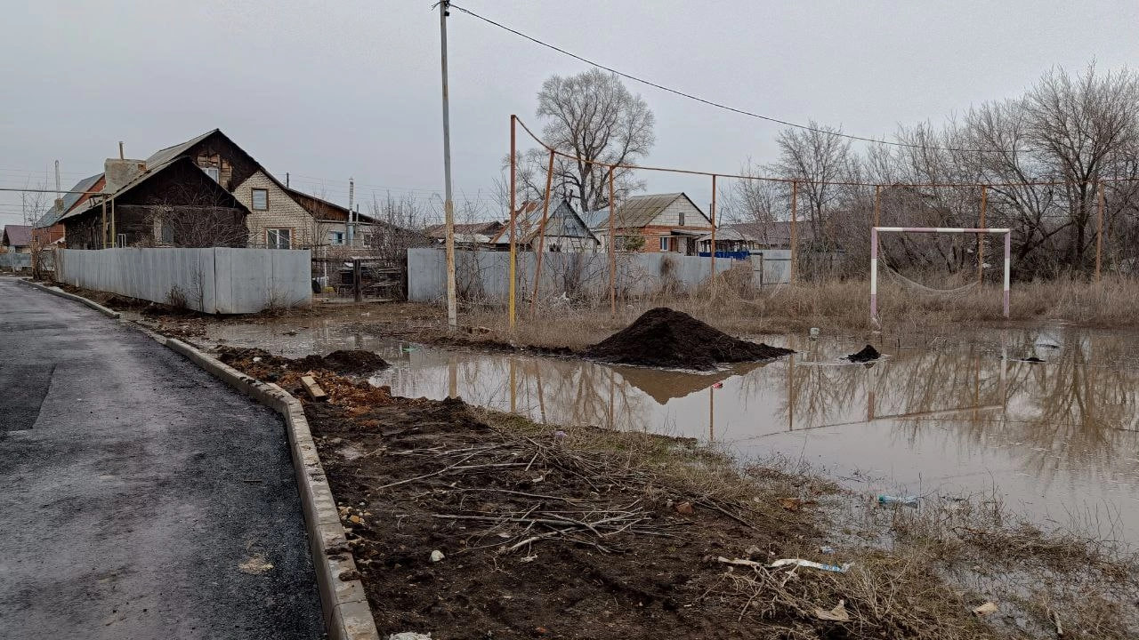 Что произошло в Орске, где прорвало дамбу: сколько людей было эвакуировано,  возбуждено ли уголовное дело, можно ли пить воду из-под крана и сколько  людей погибло из-за подтопления, последние новости к этому часу -