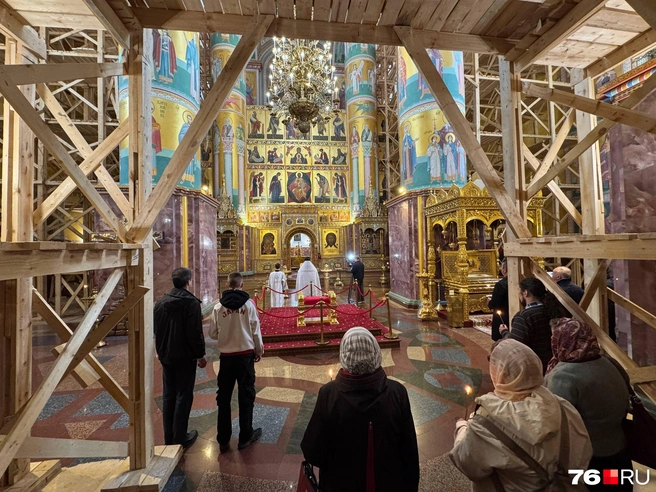 В Ярославле началась панихида по погибшим хоккеистам | Источник: Александр Куренной / 76.RU