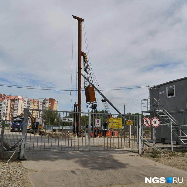 В 2028 году на первой линии от водохранилища должны достроить жилой комплекс «Роза Ветров» | Источник: Александр Ощепков / NGS.RU