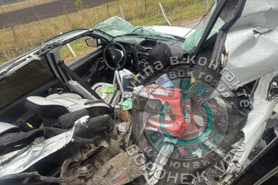 «Гранту» разорвало при столкновении с автобусом