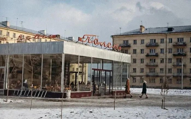 Кафе «Полет» изначально находилось на улице Советов. Когда на его месте начали строить мэрию, то заведение перенесли на улицу Водную в район Шесхариса | Источник: Автор: Георгиади Г. Х. / BSPchannel