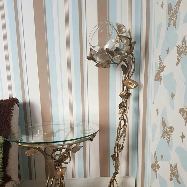 Столик и торшер в одном стиле | Источник: личный архив Владимира Кашина