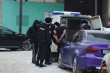 Парень пытался сбежать с места преступления | Источник: Александра Мамонтова