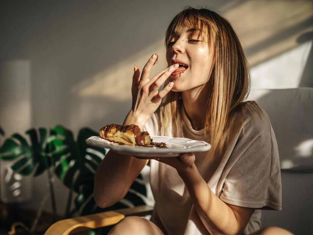 Приводит к раку и не только: вредная привычка, которая может быть смертельно опасной для жизни — а у вас она есть? | marieclaire.ru