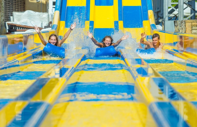 Летний отдых? Только с горками и бассейнами аквапарка | Источник: anapa-akvapark.ru