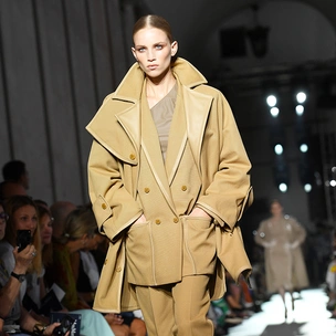 Лак и мат: новая коллекция Max Mara SS 2019