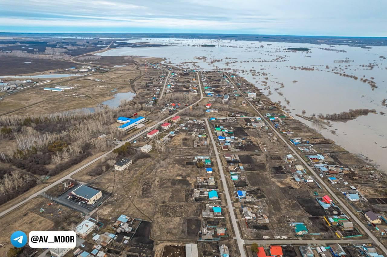 Разберите по-хорошему»: жителей села в Сибири заставили убрать самовольно  построенную дамбу | Вокруг Света