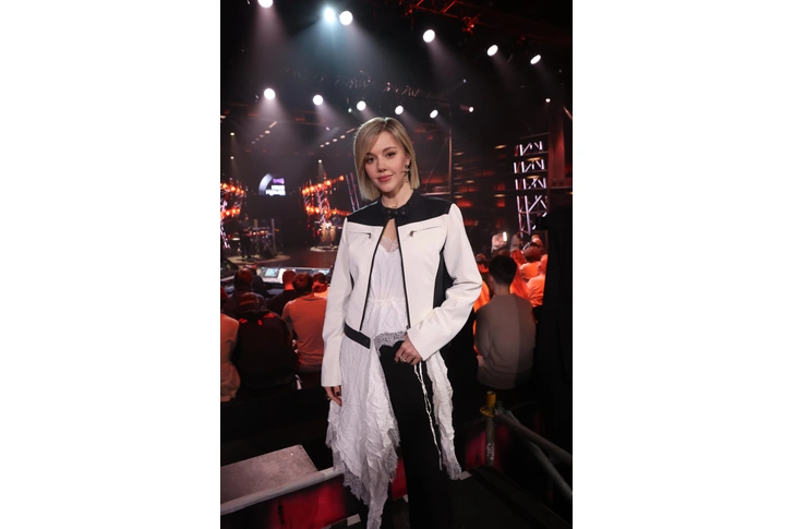 Юлианна Караулова | www.starhit.ru