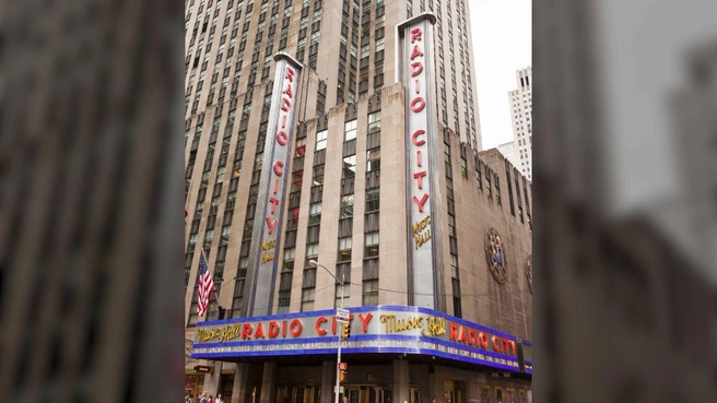 Сотрудники Radio City Music Hall отрицали осведомленность о планах | Источник: MEGA