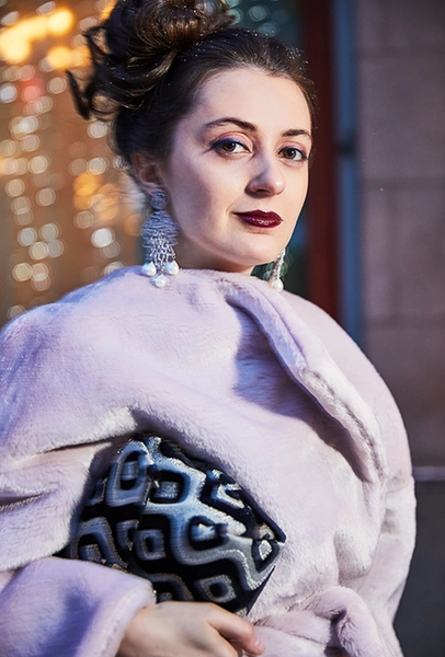 Шуба и платье-комбинация LittleDrama by N&C; клатч Furla; серьги Jewel Mania