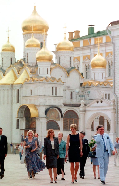 Принцесса Диана: история в фотографиях