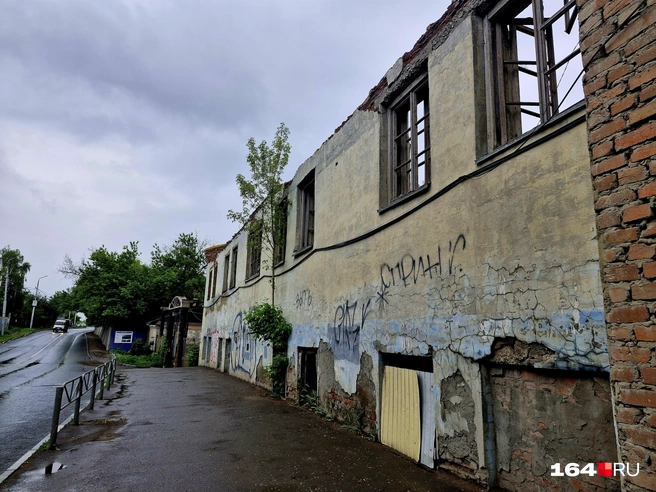 Виды на пути на новый пляж живописные, но жутковатые | Источник: Виктория Федорова / 164.RU