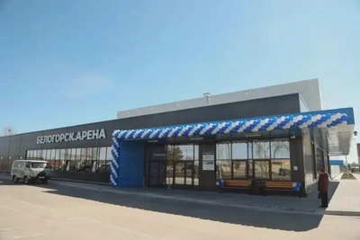 В Белогорске открылась первая круглогодичная ледовая арена