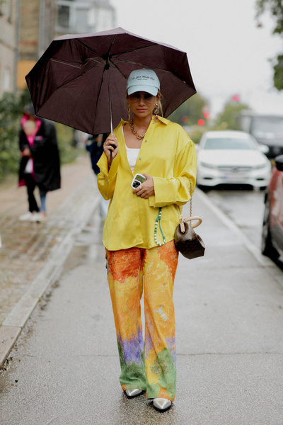 Прогонят хандру: носите эти 5 цветов осенью, чтобы чувствовать себя счастливой