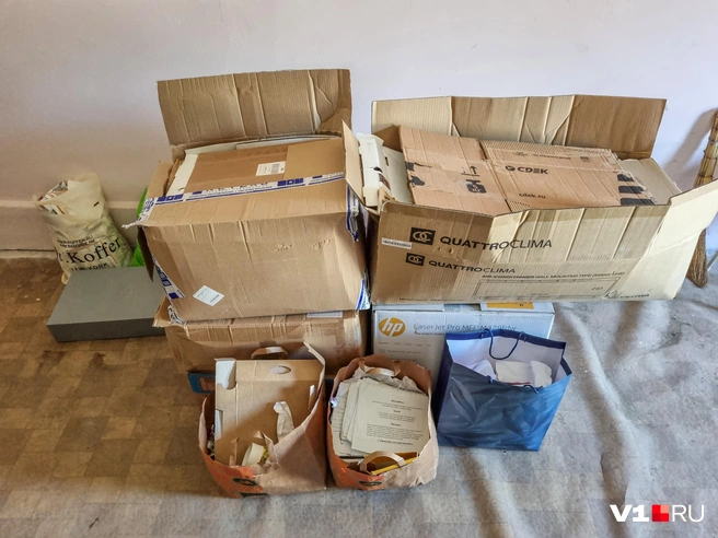 Сейчас горожане вынуждены ждать, когда президенты погостят, уедут и можно будет вновь сдавать вторсырьё | Источник: Константин Завриков / V1.RU