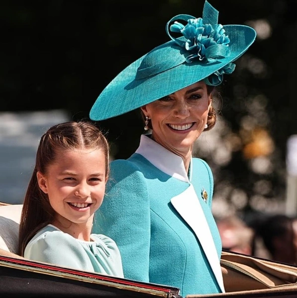 В цвете лазурного моря: яркий выход Кейт Миддлтон с детьми на параде Trooping The Colour | Источник: @princeandprincessofwales