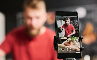 Как снимать на обычный смартфон ролики на миллионы просмотров: 5 советов