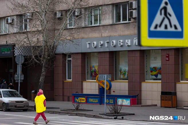 В Красноярске решили бороться с вывесочным хаосом | Источник: Мария Ленц / NGS24.RU