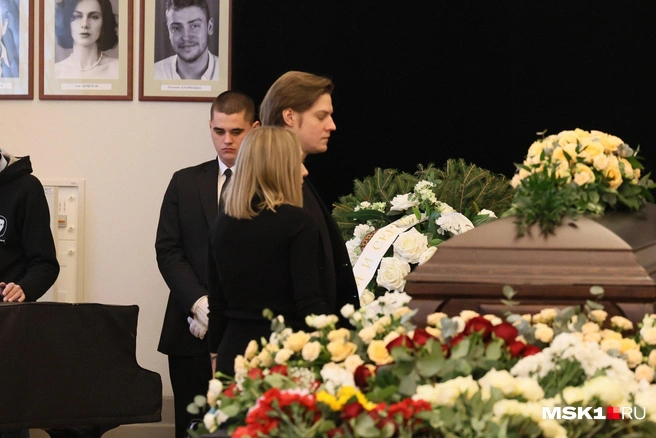 Павел Табаков пришел проститься с Ольгой Чиповской | Источник: Артем Устюжанин / MSK1.RU