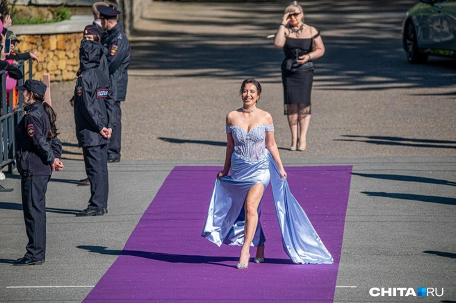 Злата Ковальчук на багуловой дорожке | Источник: Олег Федоров / CHITA.RU