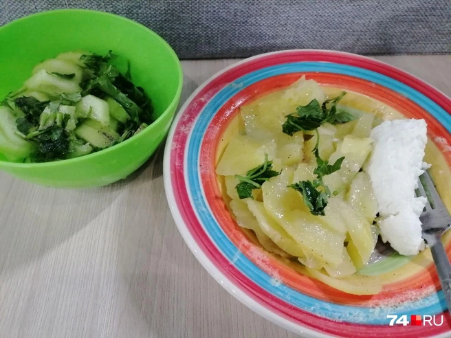 В яркой тарелке и еда аппетитнее | Источник: Дарья Милославская