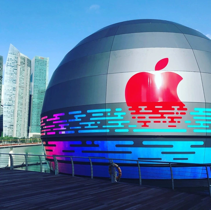 Новый Apple Store по проекту Foster + Partners в Сингапуре