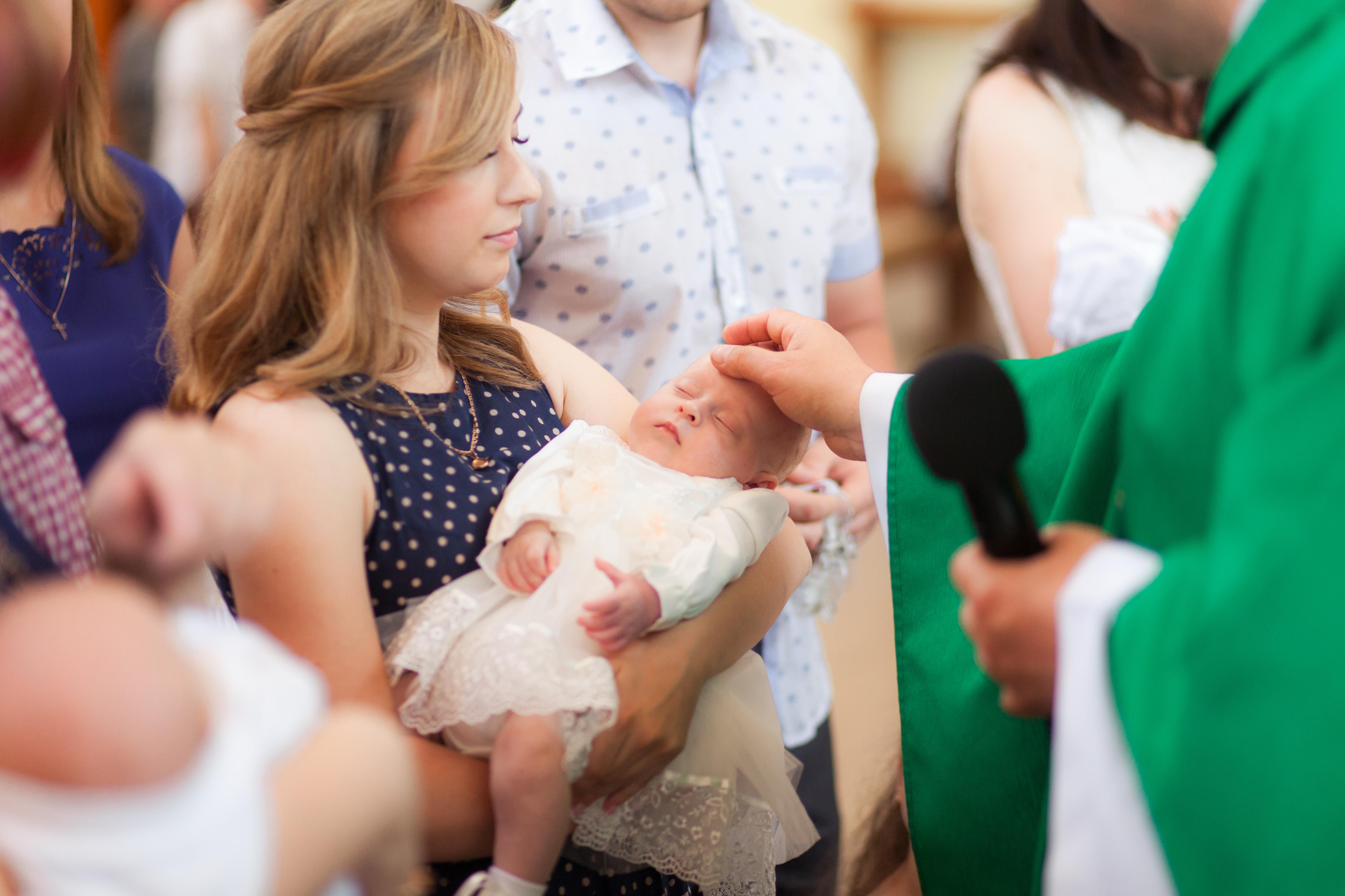 Как одеть малыша на крещение?