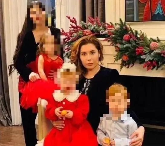 Суд в Москве отказал Янине Копайгородской отправить в СИЗО троих ее малолетних детей | Источник: Алиса Давлатова-Копайгородская /vk.com