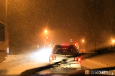 Под Волгоградом из-за шторма закрыли региональную дорогу