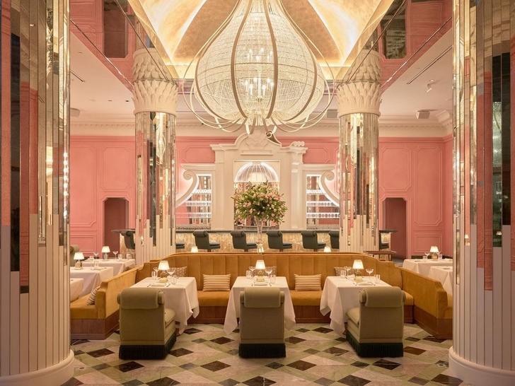 Розовый ресторан в Дубае по проекту Люка Эдварда Холла