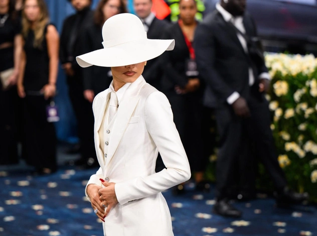 Один образ Зендеи с Met Gala — три варианта стилизации на каждый день