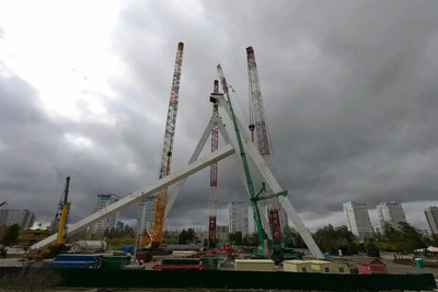 В Волгограде установили колонны для 120-метрового колеса
