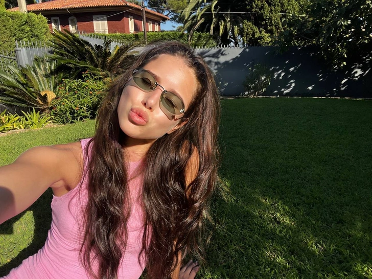 Аврора Киба показала фото попы после косметологических процедур | Источник: Соцсети