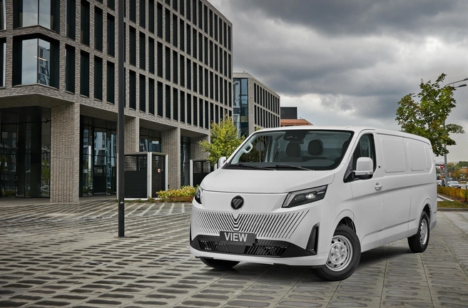 Foton View&nbsp;— это сочетание современного дизайна, функциональности коммерческого транспорта и комфорта легкового автомобиля. Эффективное решение для пассажирских перевозок | Источник: компания «Уралтрансклимат»&nbsp;— дилер бренда Foton