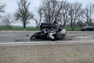Водитель погиб в столкновении легковушки с фурой на Кубани