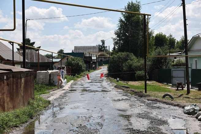 Корреспондент НГС побывал на месте еще одного подтопления на левом берегу | Источник: Александр Ощепков / NGS.RU