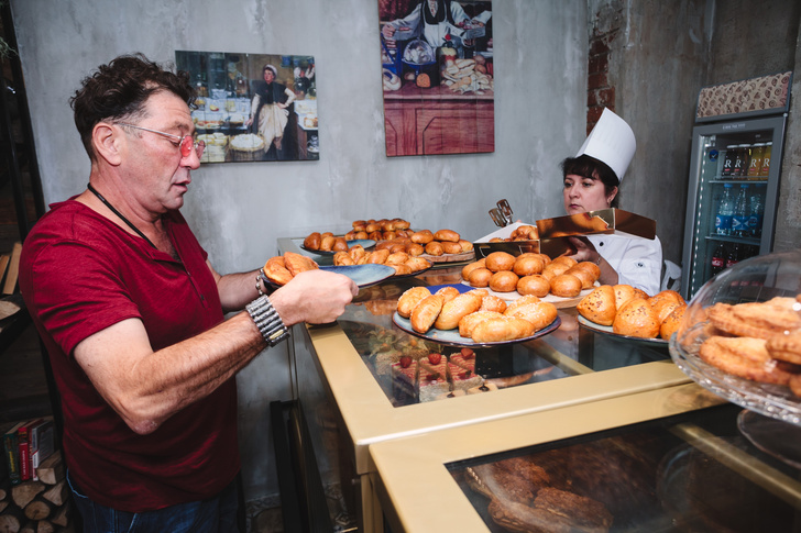 Григорий Лепс открыл в Москве кулинарную лавку
