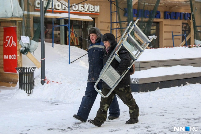 На улицу нижегородцы выходят только по делам | Источник: Наталья Бурухина / NN.RU