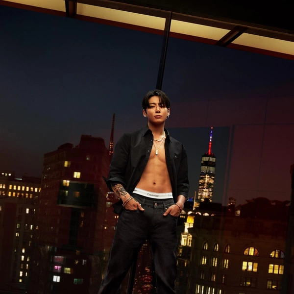 Рекламная кампания Calvin Klein, фотограф @mertalas | Источник: @calvinklein