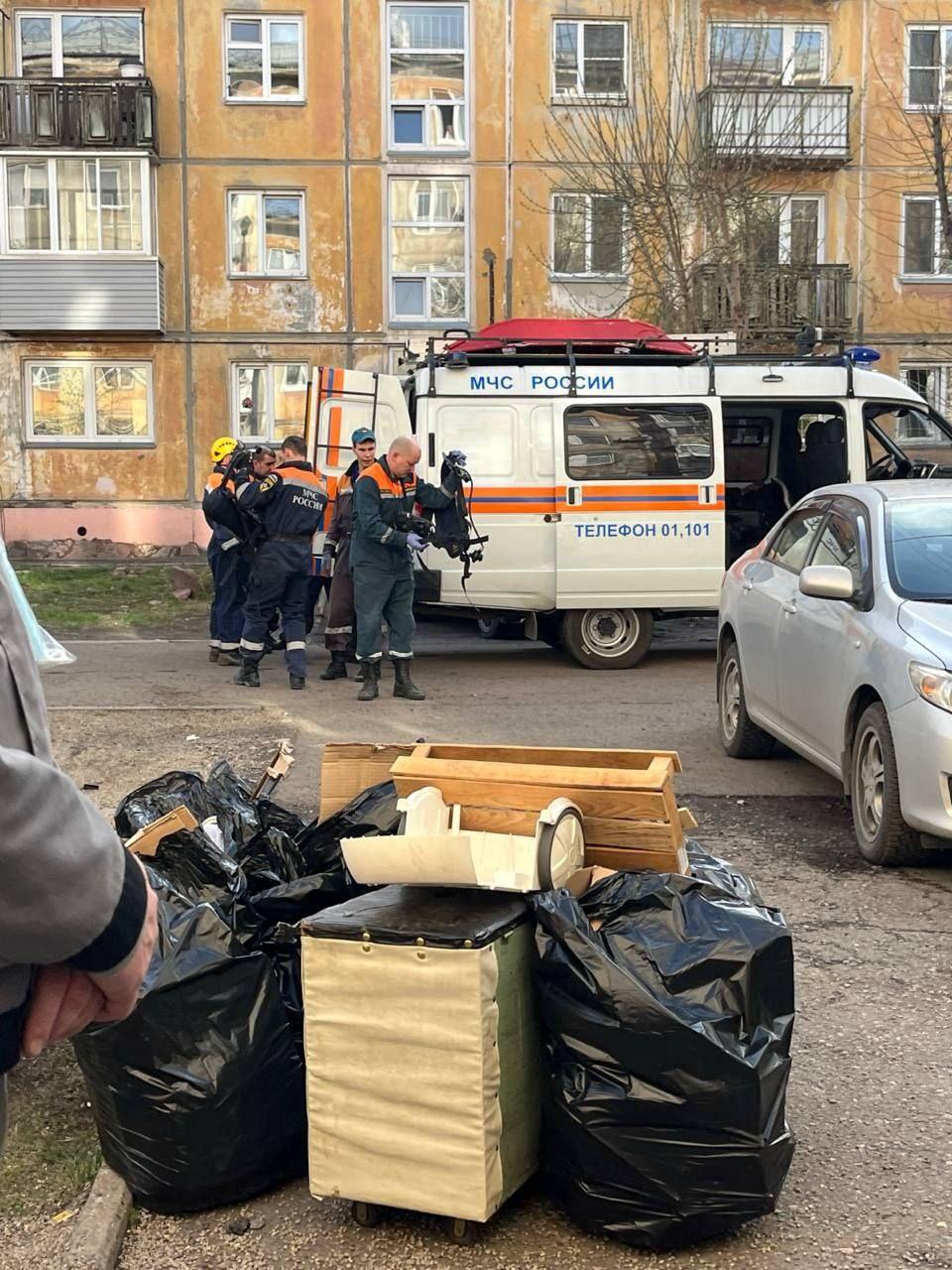 В Красноярске нашли труп хозяина захламленной до потолка квартиры на улице  Коломенской, 17а - 6 мая 2024 - НГС24.ру