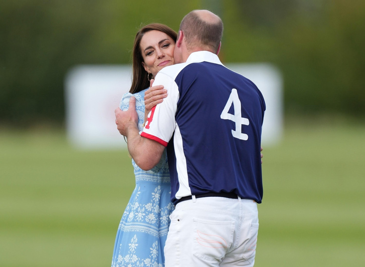 «Страсти давно нет»: в сети обсуждают неискренний поцелуй Кейт Миддлтон и принца Уильяма