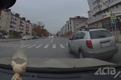 В Южно-Сахалинске автомобилистка подрезала машину