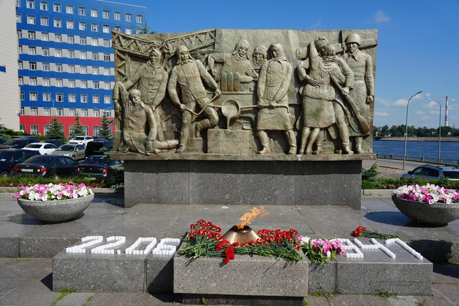 Обуховский завод передал исторические документы в Центральный государственный архив | Источник: пресс-служба Обухо