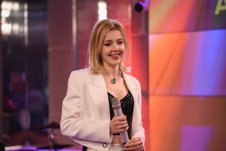 «Классный парень растет!»: Юлианна Караулова похвасталась сыном | www.starhit.ru