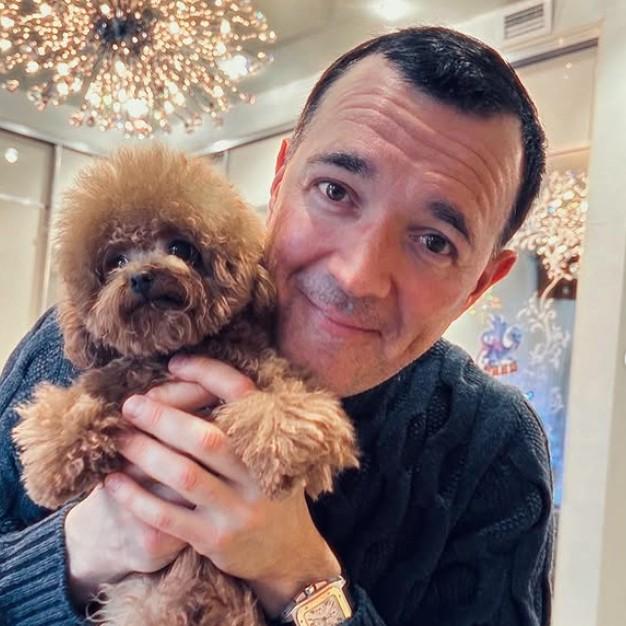 «Шла на базар за картошкой»: в Сети прошлись по образам Егора Бероева и его молодой жены в Токио