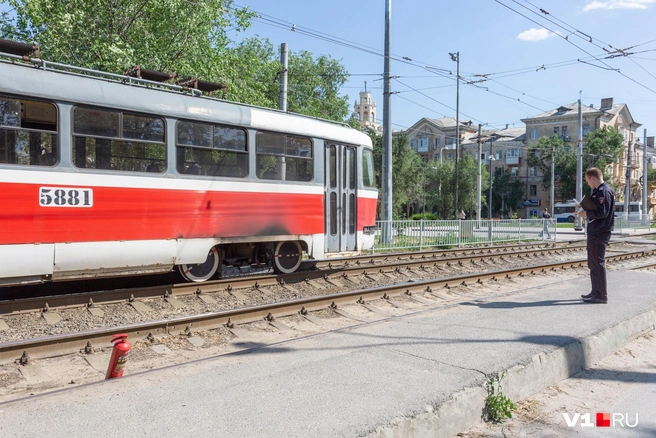В МЧС сообщили, что произошло короткое замыкание электропроводки | Источник: Константин Завриков / V1.RU